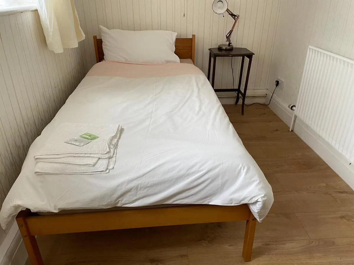 Renovated 4-Bed Home - Sleeps 9 - Parking - Spa Blackpool United Kingdom