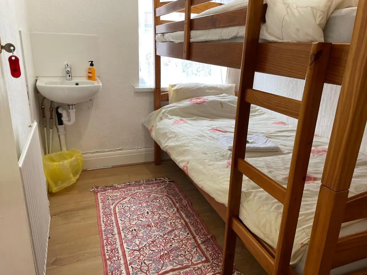 Renovated 4-Bed Home - Sleeps 9 - Parking - Spa Blackpool 0*,
