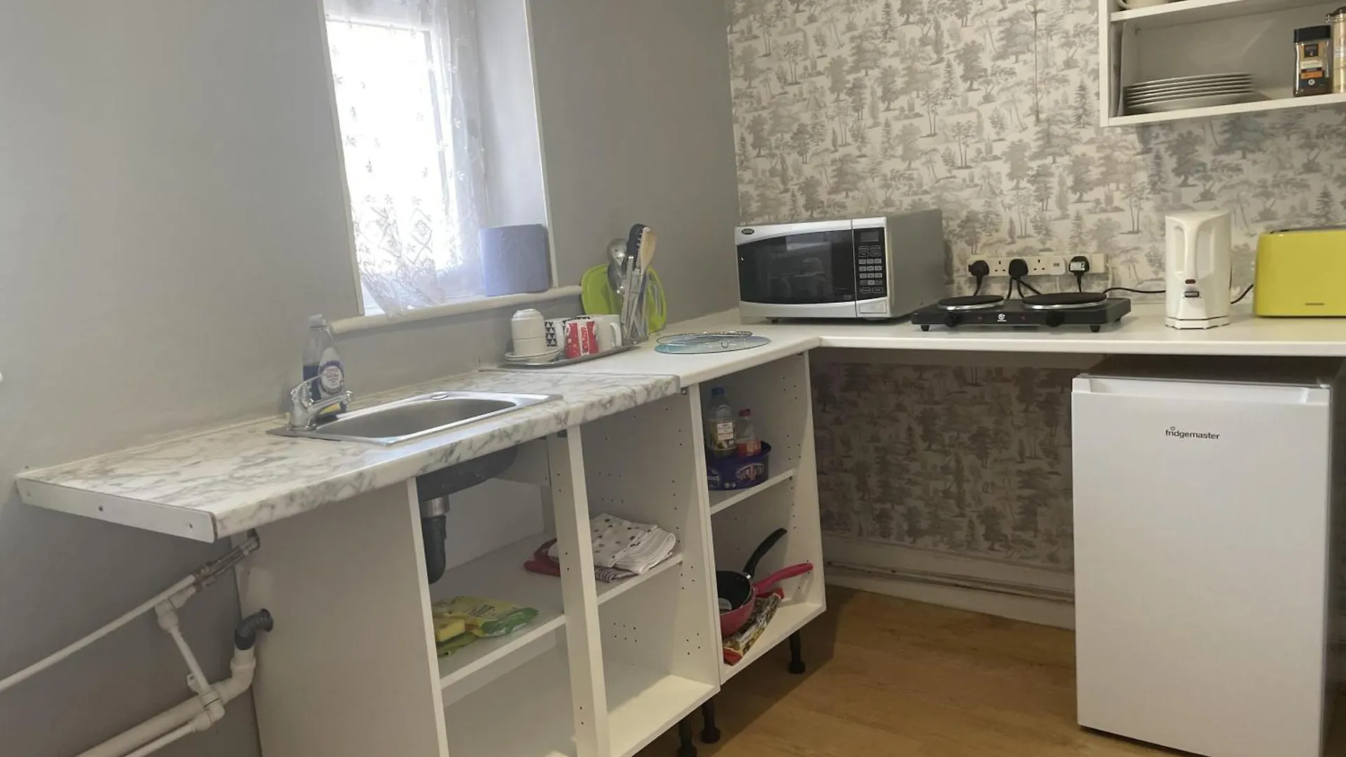 Renovated 4-Bed Home - Sleeps 9 - Parking - Spa Blackpool Holiday home