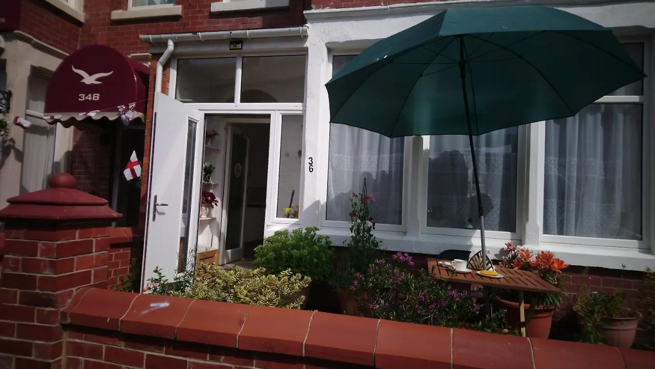 Renovated 4-Bed Home - Sleeps 9 - Parking - Spa Blackpool Royaume-Uni